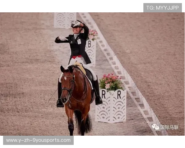 英格兰马术队在巴黎奥运会三项赛团体决赛中获得银牌,展现出色表现。